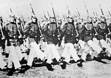 Saksalaiset joukot paraatissa ennen Keisaria, 28. elokuuta 1911 (m/v kuva)
