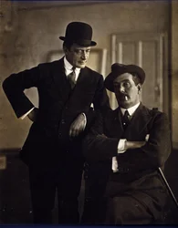 Säveltäjä Giacomo Puccini (1858-1924) ja musiikin kustantaja Tito Ricordi II (1865-1933).