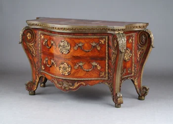 Lipasto, n. 1760-75 (ruusupuu ja kullattu pronssi)