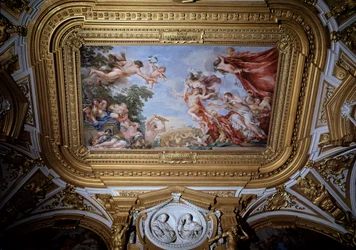 Minerva ja Herkules ottavat nuoren Cosimo I de’ Medicin (Toscanan Cosimo I) (1519-1574) Venuksen sylistä (Minerva ja Herakles ottavat Toscanan suurherttuan Cosimo I de’ Medicin Venuksen sylistä). Pietro da Cortonan (Berretti) fresko