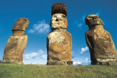 Moai-patsaat, Rapa Nuin kansallispuisto, Pääsiäissaari, Chile