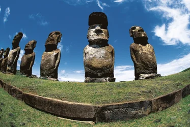 Moai-patsaat, Rapa Nuin kansallispuisto, Pääsiäissaari, Chile