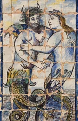 Merieläimiä esittäviä azulejo-laattoja palatsin puutarhoissa