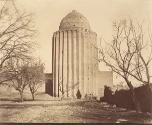 [Bastam, hautatorni rakennettu 1313, Khorasan], 1840-60-luvut.