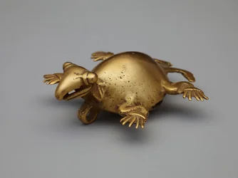 Riipus kello: kilpikonna, 800-1200 (kulta)