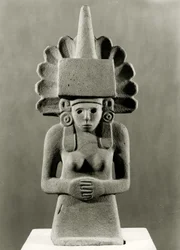 Centeocihuatl, maissin jumalatar, Huastecan, n. 1000-1250 (kalkkikivi)
