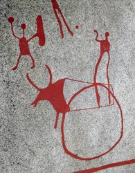 Pohjoismainen pronssikausi: härän vetämä aura, kalliokaiverruksia Tanumissa, Ruotsissa 1800-500 eaa.