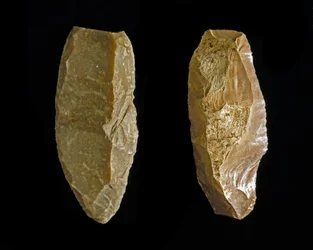 Esihistoria: kuparikaudelta peräisin olevia piikivisiä suoristimia tai kaapimia. Umbriasta (Italia). Perugia, Umbrian kansallinen arkeologinen museo