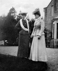 Mary of Teck 1867-1953, Walesin prinsessa, yhdessä herttuatar d