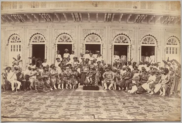 Scindian maharadža, aatelisia ja korkeita virkamiehiä, Gwalior