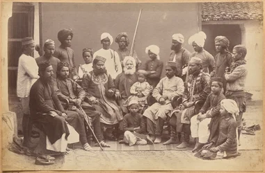 Mowhri Rahman Alli Khanin perhe, Rewa (etupuoli, alhaalla)