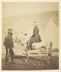 Sir Jas. York Scarlett (1799-1880), kenraali, johti raskasta prikaatia Balaclavassa (vasemmalla); Edward Wm. Lowe (1820-1880), kenraali (oikealla); otettu Krimillä.