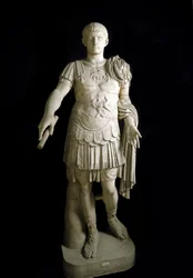 Caius Caesar Germanicus, Rooman keisari (marmori)