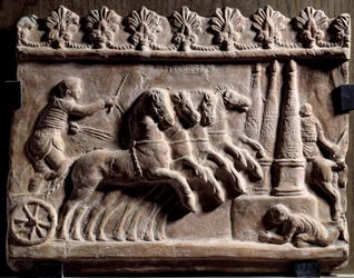 Campana-reliefi: vaunukilpailu (kvadriga) ja sirkuskohtaus. 1. vuosisata jaa. Terrakottalaatta. Mitat 0,32 x 0,39 m. Pariisi, Musée du Louvre
