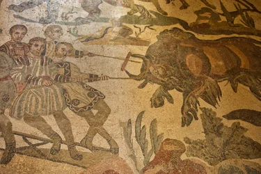 Suuren metsästyksen sali, metsästysaiheinen lattiamosaiikki, Villa Romana del Casale, Piazza Armerina, Sisilia, Italia