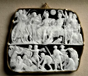 Roomalainen taide: kuvanveistäjä Dioscuriden (tai Dioscorides) tekemä onyx cameo kahdessa tasossa. Päällä keisari Augustus (63 eKr.-14 jKr.), mytologisten jumalien ympäröimä, toivottaa tervetulleeksi seuraajansa Tiberen (42 eKr. - 37 jKr.). Vasemmalta oike