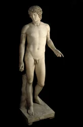 Roomalainen taide: Antinooksen (Antinous tai Antinoo) kuvaus (noin 110-130 jaa.). Farnese, Rooman keisari Hadrianuksen nuori rakastettu. Marmoriveistos. 130-138 jaa. Mitat: 203 cm. Napolin arkeologinen museo.