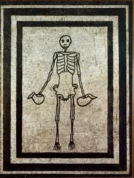 Roomalainen taide: kahta kannua pitelevä luuranko. 1. vuosisadan mosaiikki Pompejista. Kansallinen arkeologinen museo, Napoli, Italia