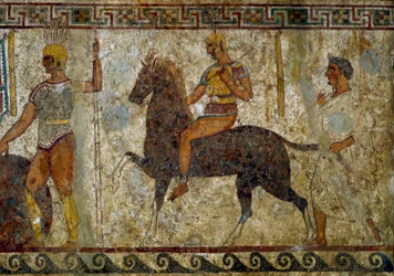 Samnilaisia sotureita ja ratsastaja. Hautamaalaus 300-luvulta eKr., Paestumin alueelta Italiasta. Fresko. Mitat: 112 x 199 cm. Inventaarionumero 9363. Museo nazionale archeologico, Napoli (Napolin kansallinen arkeologinen museo).