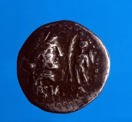 Hopeakolikko, jossa on roomalaisen poliitikon Lucius Cornelius Sullan (Silla tai Sylla) (138-68 eKr.) kuva, osuma vuonna 87 eaa.
