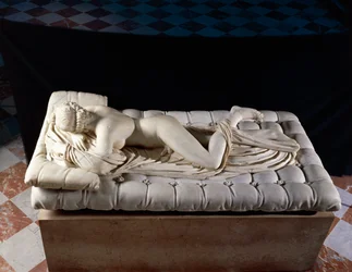 Nukkuva hermafrodiitti, jäljennös alkuperäisteoksesta 2. vuosisadalta eKr., Rooman Diocletianuksen kylpylöistä