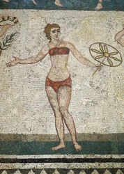 Nuori roomalainen harjoitti fyysistä harjoittelua. (Mosaiikin yksityiskohta, 315-350 jKr)