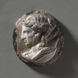 Cameo: Artemiksen johtaja, 100-200