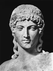 Apollo (marmori) (m/w valokuva) (yksityiskohta)