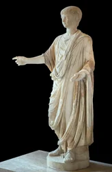 Art Rome -lapsi pukeutunut togaan ja pukeutunut kuplaan (bulla), pää on Neron lapsen pää.