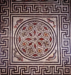 Roomalainen taide: delfiinien mosaiikkisisustus. Nimes, arkeologinen museo.