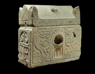 Roomalainen taide: pyhäinjäännös sarkofagin muodossa, löydetty Syyriasta. Pariisi, Louvre-museo