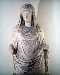 Vestaalin ”Massiman” veistos. Museo Nazionale Romano, Rooma