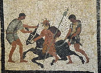 Humaltunut Silenos: Humaltunut Silenos ratsastaa aasilla, jota pitelee kaksi palvelijaa. Mosaiikki Pompejista, Paquius Proculuksen tai C. Cuspius Pansan talosta. Napolin kansallinen arkeologinen museo, Italia. Valokuva Patrice Cartier.