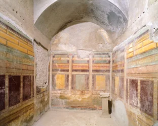 Toisen pompeilaisen tyylin freskoilla koristeltu holvi, Hopeahäiden talo, Pompeiji, Campania, roomalainen sivilisaatio