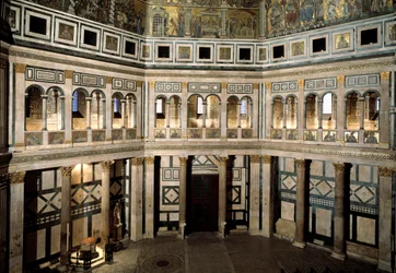 Sisäkuva Pyhän Johannes Kastajan kastekappelista (Firenzen kastekappeli)