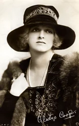 Gladys Cooper 1888-1971, englantilainen näyttelijä, 1900-luvun alku.