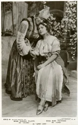 Rosina Filippi ja Sari Petrass, näyttelijät, 1912.