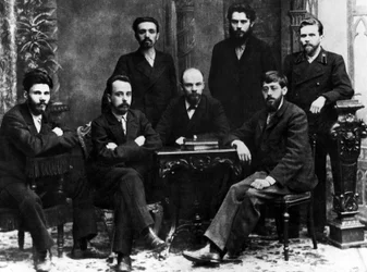 Lenin ryhmän kanssa Pietarin taisteluliiton työväenluokan vapautumisen puolesta, Pietari, helmikuu 1897 (m/v kuva)