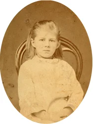 Muotokuva Ljubov F. Dostojevskaja (1869-1926), kirjailija Fjodor Mihailovitš Dostojevskin (Fjodor, Fiodor Dostojevski, Dostojevski, Dostojevski) tytär (1821-1881). Albumin valokuva
