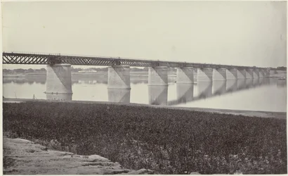 Spoorbrug yli de Yamuna bij Allahabadissa Jumnan yli kulkeva rautatiesilta (alkuperäinen nimi)
