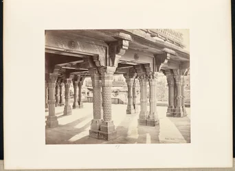 Futtypore Sikri; kaiverretut pilarit Panch Mehalissa