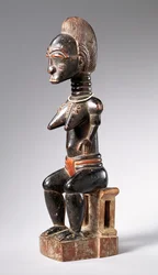 Baule-istuva naisfiguuri (puu) (katso myös 186366