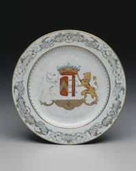 Vaakunalautanen, n. 1740 (posliini värillisillä & grisaille-emileillä)