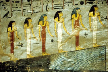 Muinainen Egypti, Maalaus, Ramses I:n hauta, Thebe, Kuusi yön kuutta ensimmäistä tuntia esittävää jumalatarta nousee vuorelle, jonka alla on lampi.