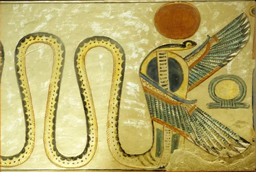 Muinainen Egypti, seinämaalaus, Amon hir Khopshefin hauta, Uraeus ja siivekkäät käärmeet vartioivat hautakammion sisäänkäyntiä, 20. dynastia, Kuningattarien laakso (kuva)