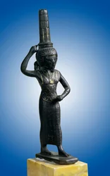 Egyptiläinen antiikki: soturijumala Onouriksen (tai Choun) patsas, Pariisi, Louvre-museo