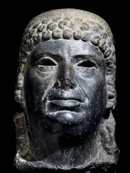 Kleopatra III:n pää. Egyptiläinen sivilisaatio, Ptolemaiosten kausi, 2. vuosisata eKr.