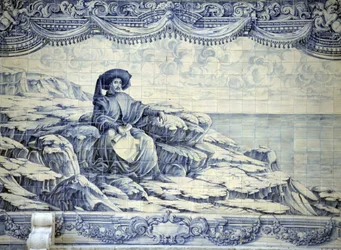 Henry Navigator, istuu ja katselee merta - Azulejo Lissabonin (Sintra) ympäristöstä.