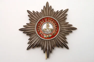Venäjän sotilaallinen kunniamerkki Pyhän Aleksanteri Nevskin ritarikunnan kunniaksi, luotu 1725. Venäjän 2. ritarikunta. Motto: "Pannistuksille ja isänmaalle".