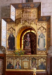 Eremitaasi (Nuestra Señora de La Plazan Eremitaasi). Sisällä. Alttari (kuva)